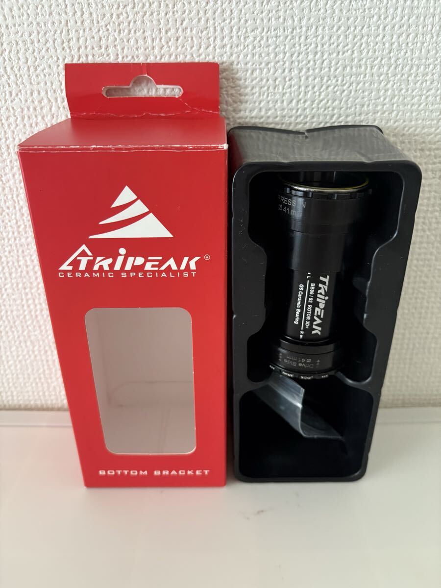 ★ TRiPEAK / トライピーク / ツイストフィットセラミックボトムブラケット / EMA-TF4130MRS-ACCB / 未使用品 ★