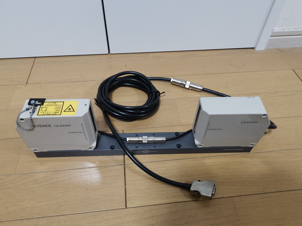 ★未使用に近い★ Keyence LS-5040(T+R) レーザ寸法測定器センサヘッド アンプ接続ケーブル付