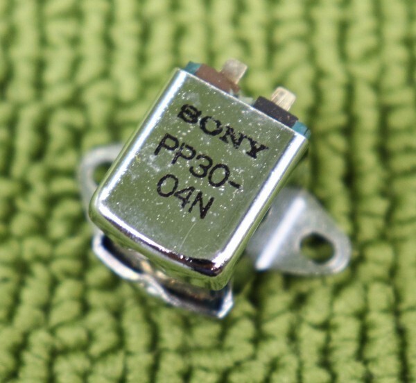 CN3希少未使用 1個 SONY ソニー PP30-04N オープンテープデッキ用 再生ヘッド 管理1101nskc