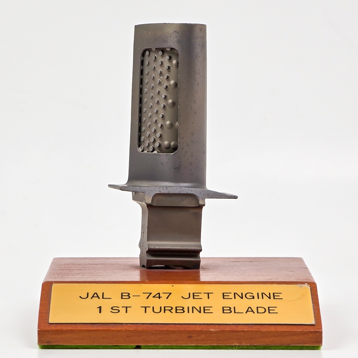JAL 日本航空 ボーイング B747 ジェットエンジン 1stタービンブレード オブジェ 実機使用品 記念品