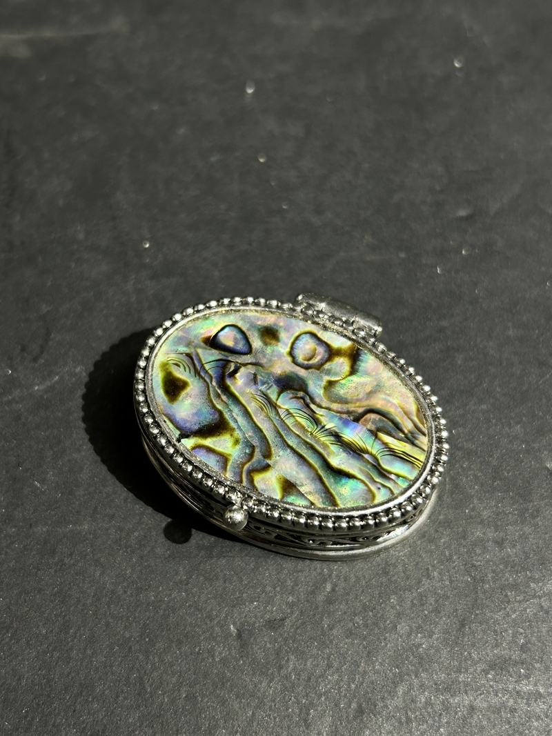 ● コレクター必見 螺鈿細工 小物入れ アクセサリー入れ 小物 蓋物 オブジェ 飾り 雑貨 コレクション Zr859