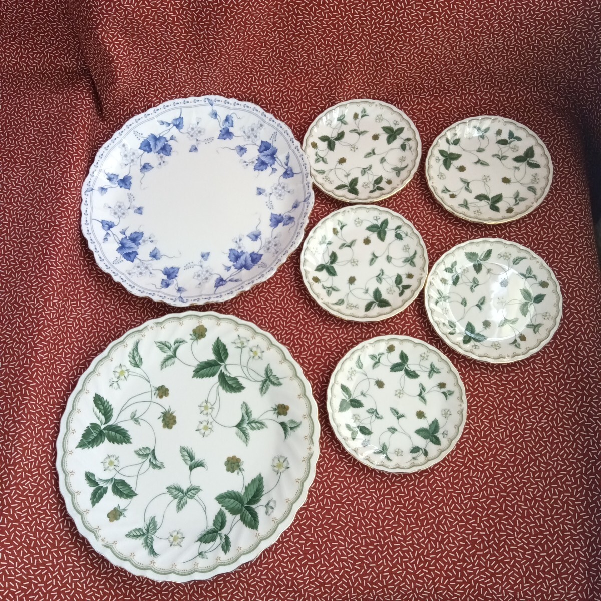 中古☆鳴海 NARUMI 洋食器 大皿 プレート 小皿 まとめて セット レトロ 金彩 青 ぶどう 花柄 ケーキ皿 Narumi