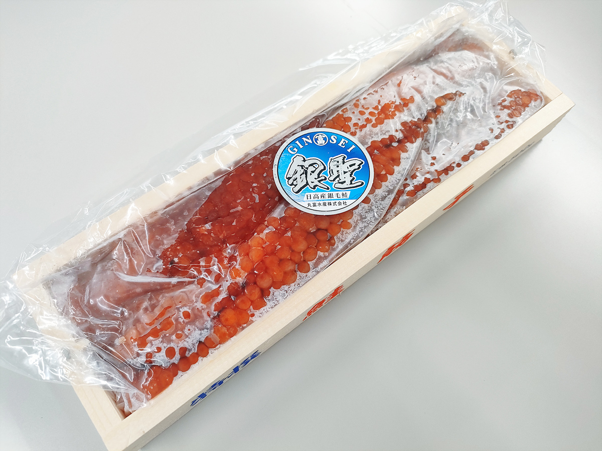 秋鮭塩筋子 500g 木箱 贈答用 すじこ スジコ 筋子 塩筋子 塩すじこ 銀聖 銀聖すじこ 銀聖筋子 秋鮭 鮭卵 魚卵 【水産フーズ】