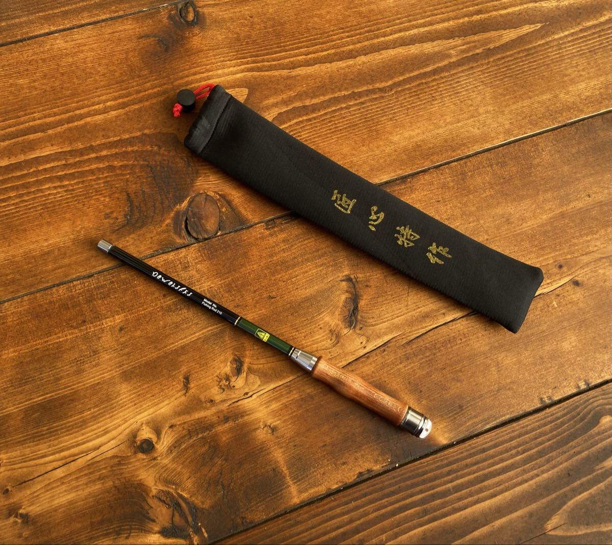 小物釣り竿　タナゴ竿　ブラック×グリーン　210cm ウッドグリップ　振り出し竿　超軽量　超コンパクト