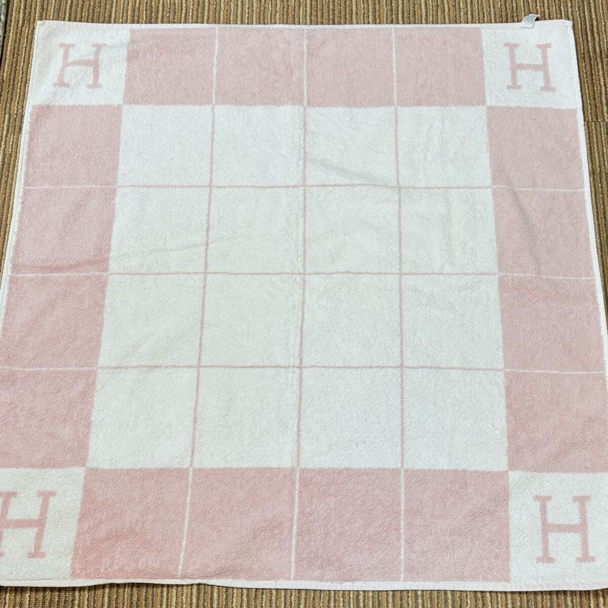 HERMES エルメス ベビー　おくるみ　バスタオル ピンク　チェック　約87×88cm