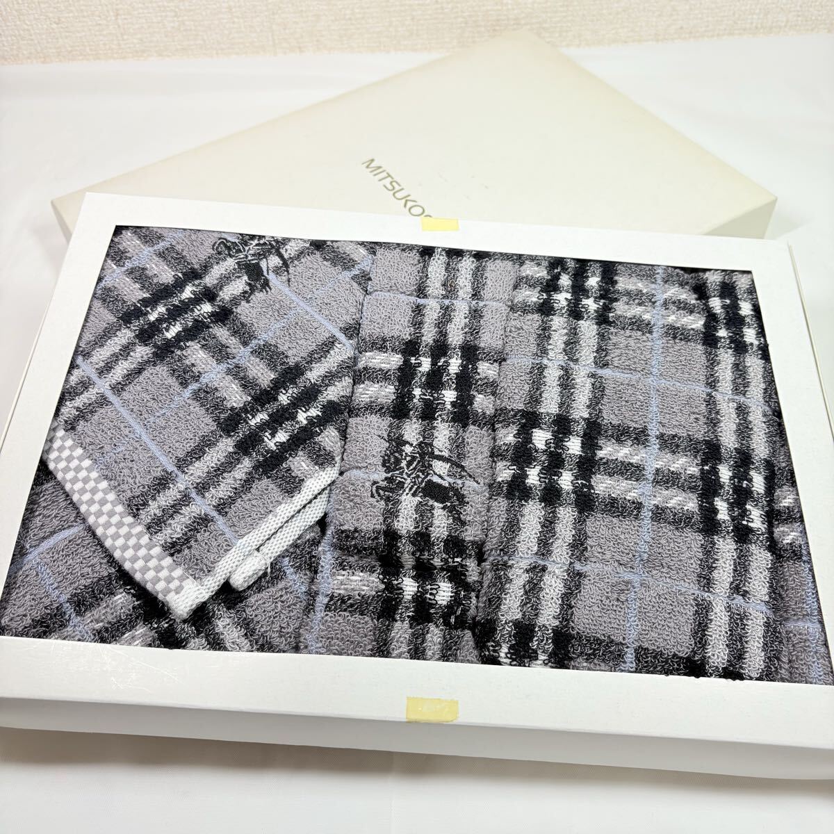 美品未使用品　 BURBERRY LONDON バーバリーロンドン　 ノバチェック　グレー　 フェイスタオル２枚　ウォッシュタオル　三越　希少