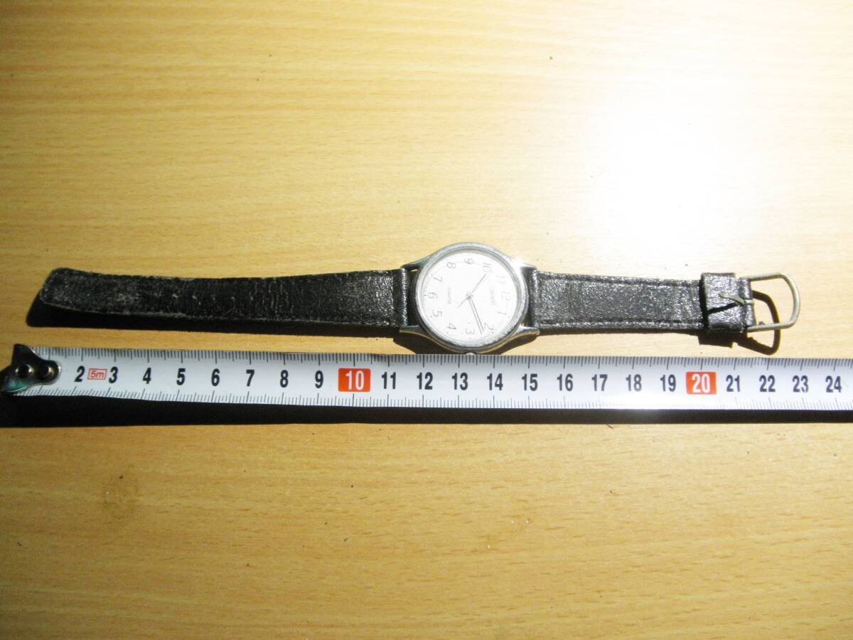 黒バンド時計（状態かなり悪い）起動確認未・ジャンク品