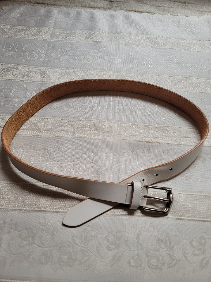ホワイト　本革ベルト