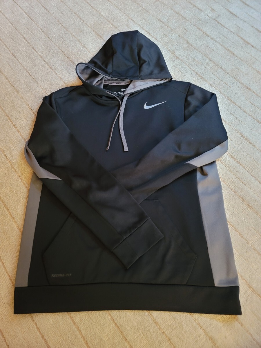 NIKE ナイキ パーカー 黒 THERMA-FIT サイズXL