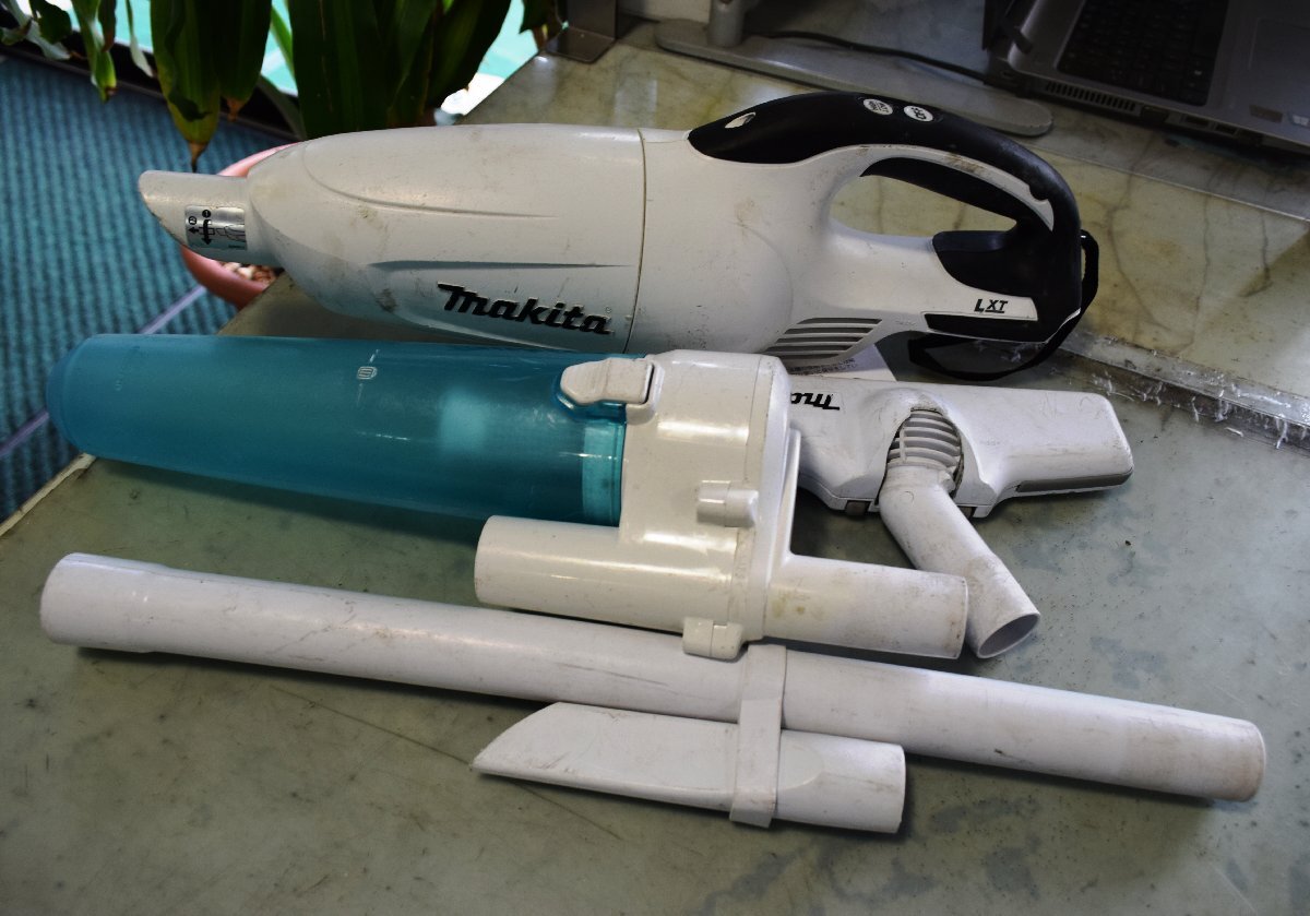 マキタ MAKITA 充電式クリーナー //CL181FD/本体のみ//【動作確認済】マキタ サイクロンアタッチメント(A-67169付///中古品　(キズ・汚れ