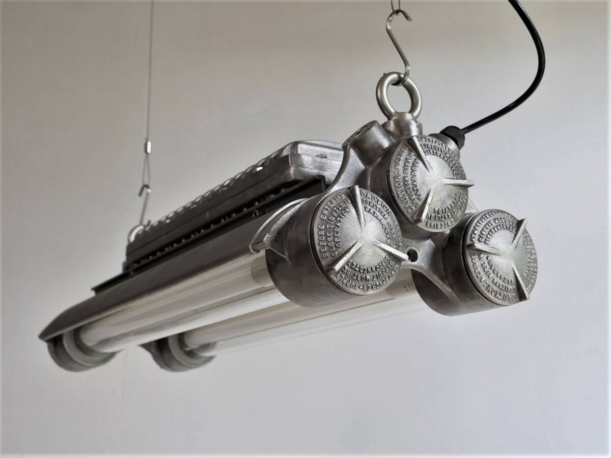 USA TUBE LAMP XXL VINTAGE FINISH インダストリアル 倉庫 産業用ランプ XXL チューブランプ 