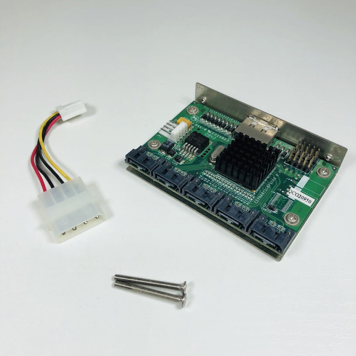 中古保管品 動作未確認 ジャンク データストレージケーブル ポートマルチプライヤ ボード