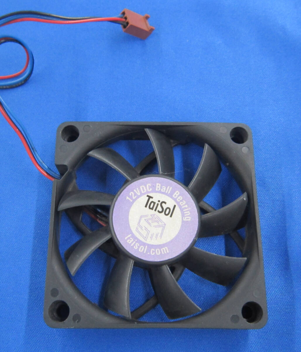 PCファン DC12V 70x70x12mm