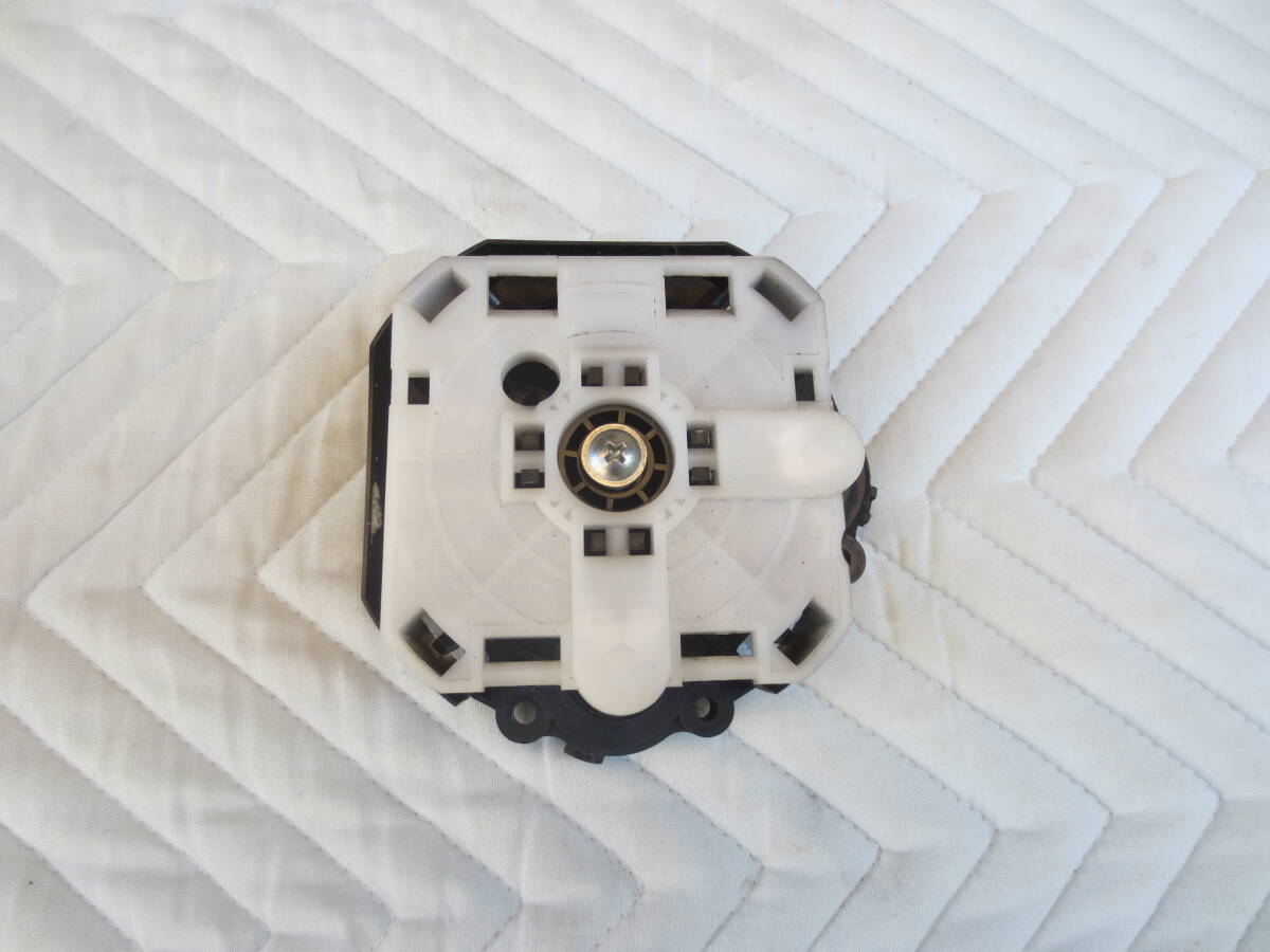 ミラココアL675　右側ドアミラ－用　ミラーコントロールモーター　作動品