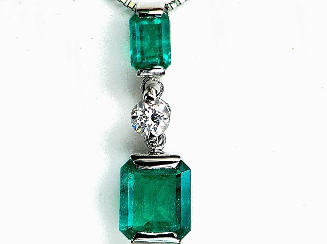 【宝石屋本舗】計1.14ct　良質天然エメラルド　ダイヤモンド0.13ct　PT900　スイングネックレス（宝石鑑別書付）