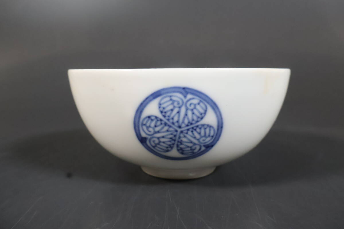 【和】(A3803)　時代古作　古平戸染付　徳川葵家紋茶碗　茶道具