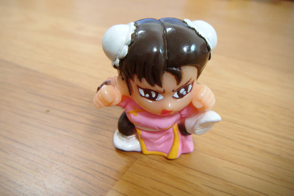 ストリートファイター　春麗　フィギュア 指人形