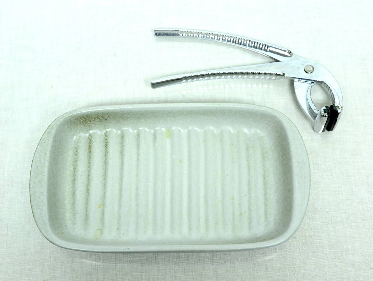 電子レンジでお魚が焼ける お皿とトング 焼き魚 電子レンジ 調理器具 中古品