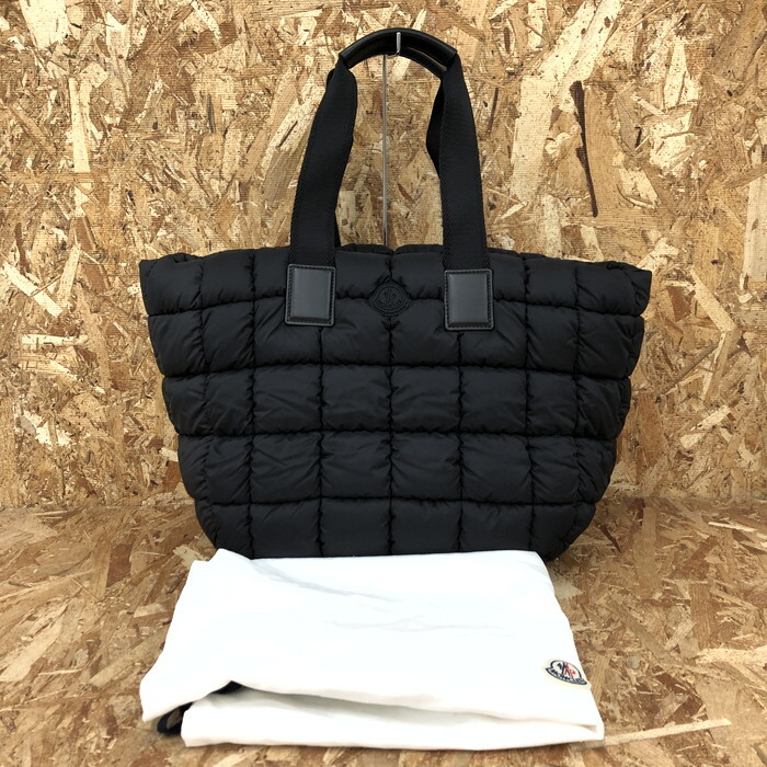 美品 MONCLER Caradoc 撥水性ナイロン トートバッグ ブラック ダウン入 K109B 5D00015 M5987 [jgg]