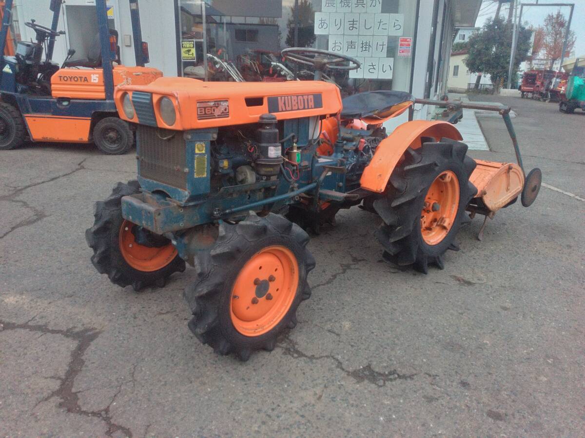 宮城 クボタ トラクター B6000 11馬力 4WD ディーゼルエンジン ブルトラ 小型 ハウス内作業 店頭販売 農機具市場 岩沼 1
