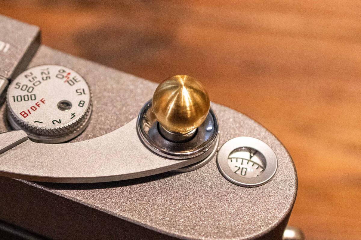 23銅製 ゴルド色　レリーズボタン　ラバーリング付き Leica Q3 M11 M10 MP M3 Nikon Zf DF FUJI X-T5 X100VI富士フイルム