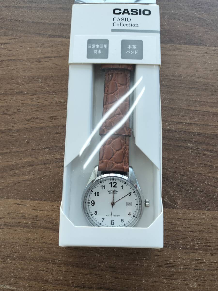 未使用　展示品　 CASIO カシオ MTP-1175 腕時計 アナログ クオーツ 3針 カレンダー ホワイト文字盤 レザーバンド