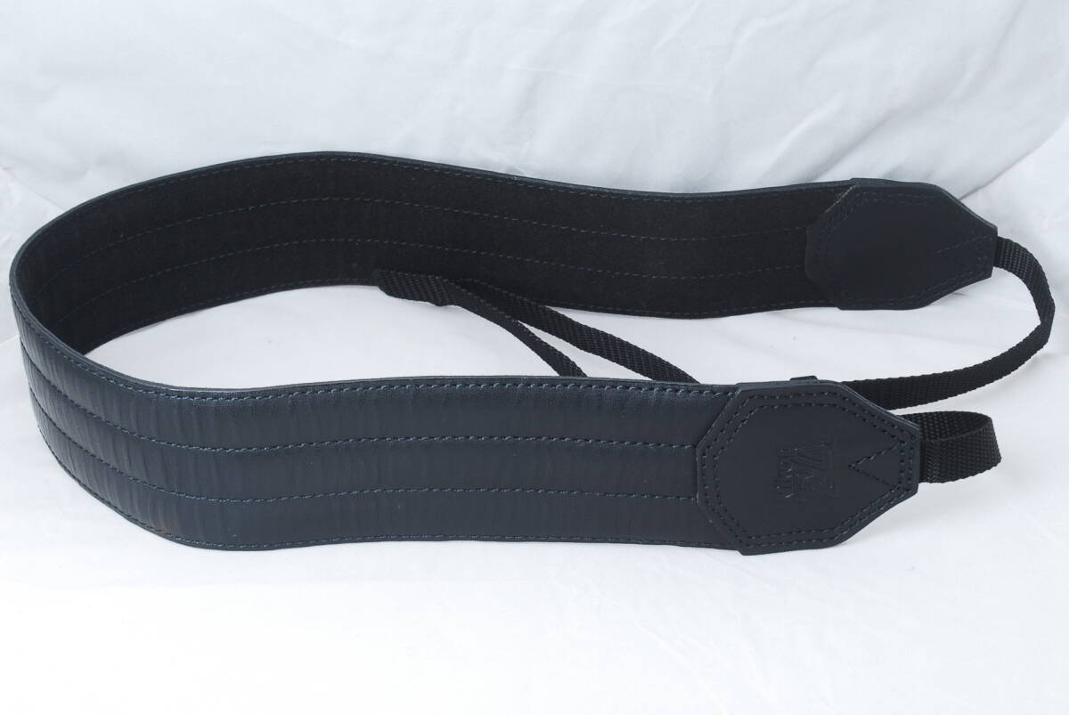 ☆ニコン Nikon F4 本革 ワイド カメラ ストラップ 皮 レザー 型押し 黒色(ブラック)幅約5cm 太め フィルムカメラ ネック camera strap☆