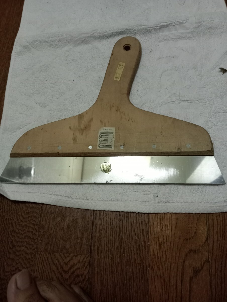 左官道具　地ベラ 32cm 幅　棚