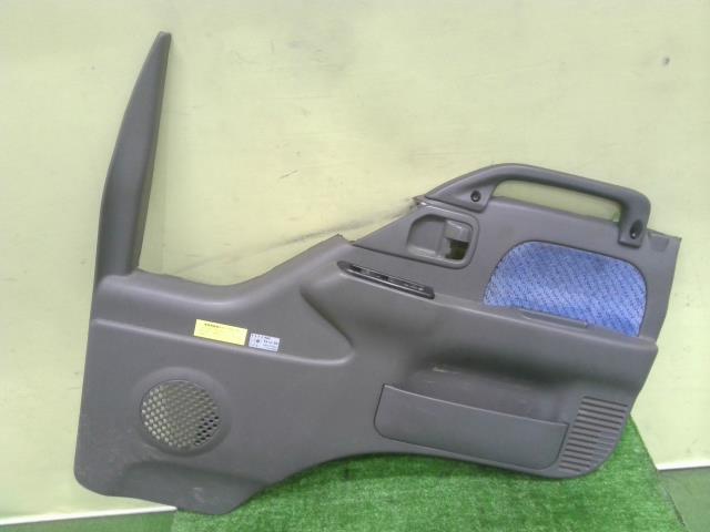 エルフ KR-NPR72LR 右Fドアトリム 4HJ1 8-97892-236-1 中古