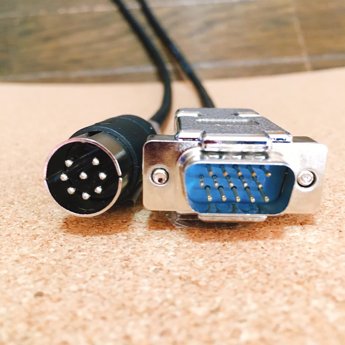 新品未使用◆レトロパソコン用 デジタル8色(DIN8ピン)→RGB15ピン(アナログRGB)変換ケーブル