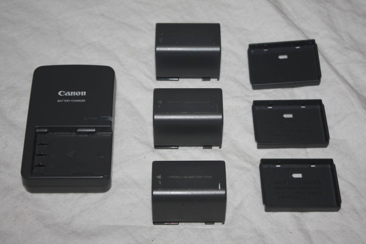 Canon　純正品　CB-2LW+BP-2L14(3個)　バッテリーチャージャー+バッテリー(3個)　(検　FVM100、HG10、HV30、ivisHV20、IXYDV3)