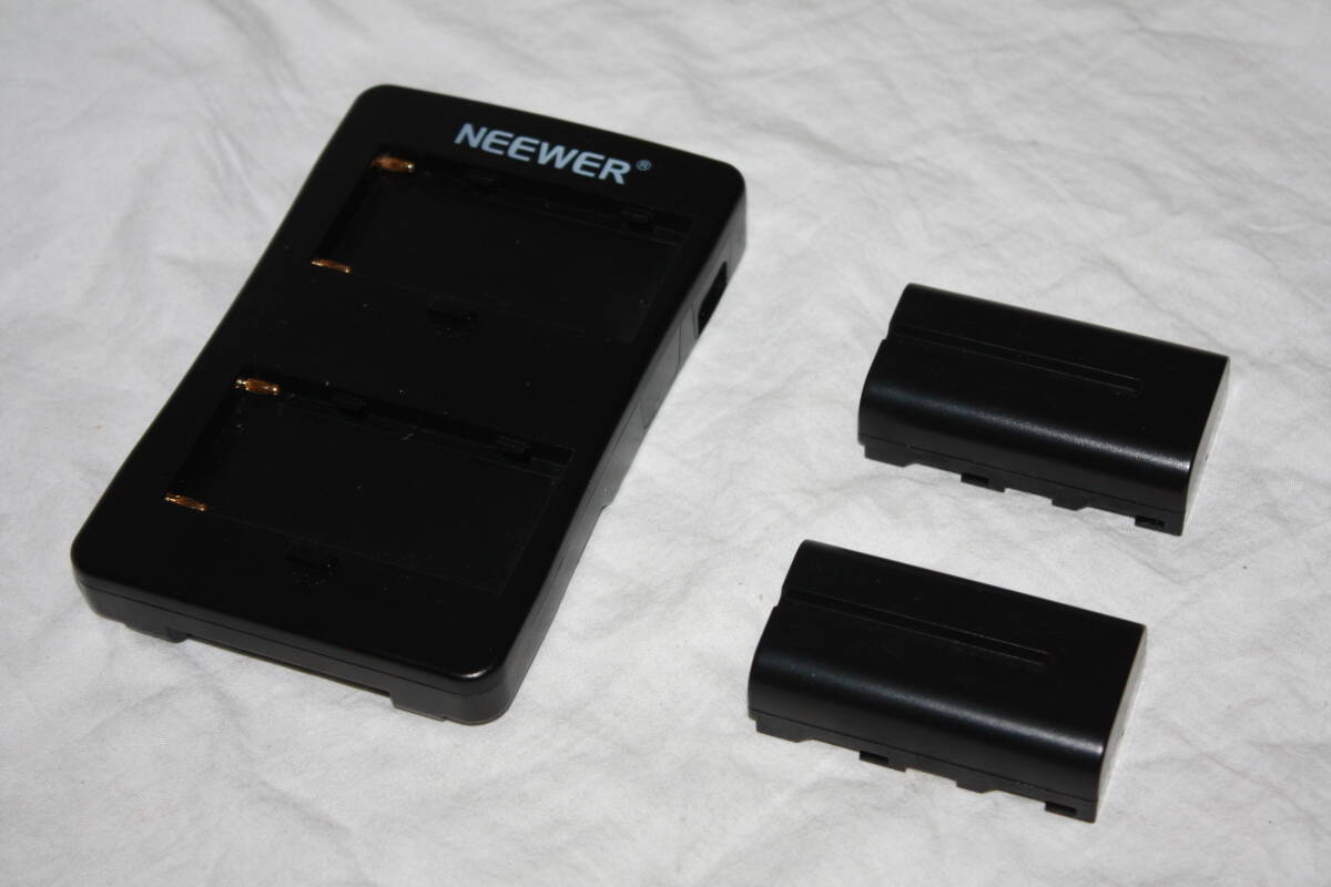 NEEWER　便利！　V字マウントバッテリーアダプター　(検　SONY、HVR-、PMW-、DSR-、NP-F970)