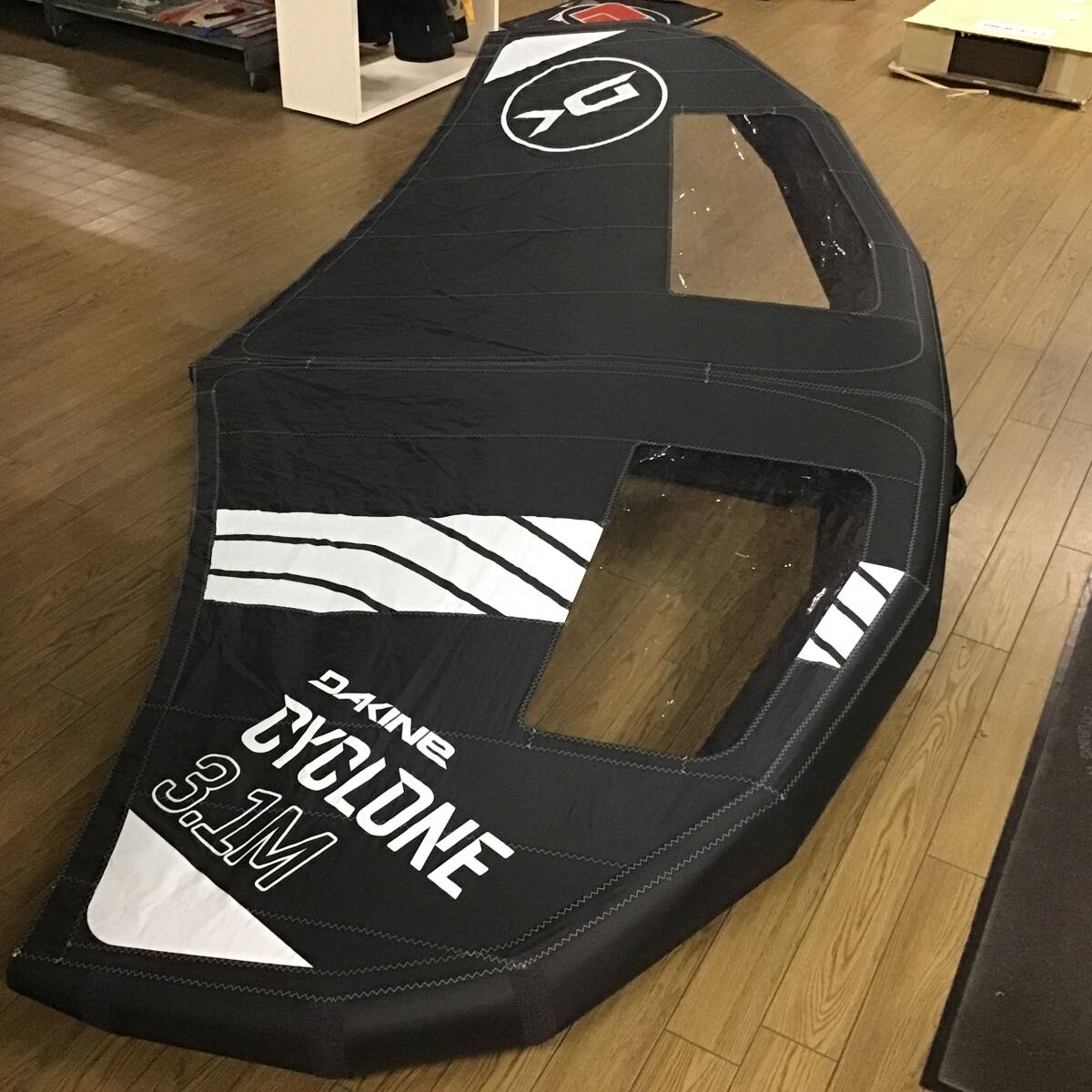 【中古ウィングフォイル】 DAKINE ダカイン 【CYCLONE】 3.1 C2 WHITE 黒白 正規品 ウイングフォイル