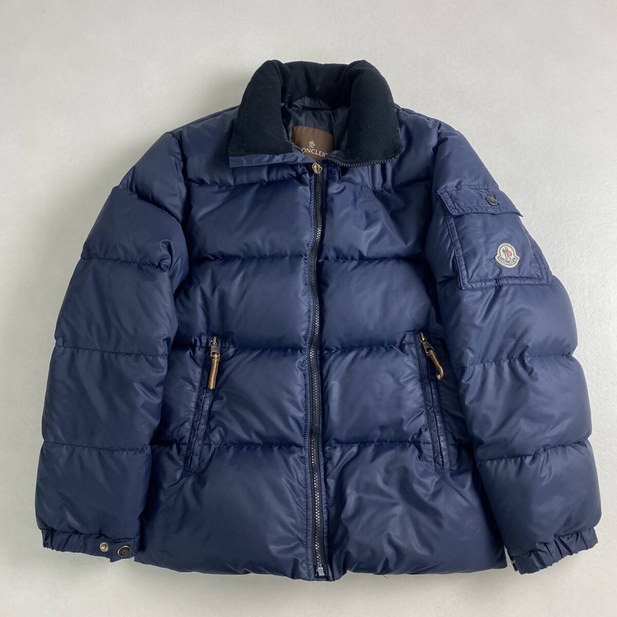 モンクレール　ダウンジャケット　バジーレ　MONCLER　ワッペンロゴ　ネイビー　M相当