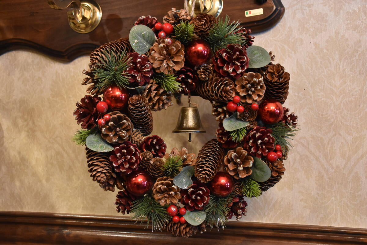 PAY4・PA1-1*リース*ドライ*レッド*フランパインコーンリース*クリスマス*パイン*ベル*天然素材*壁面*