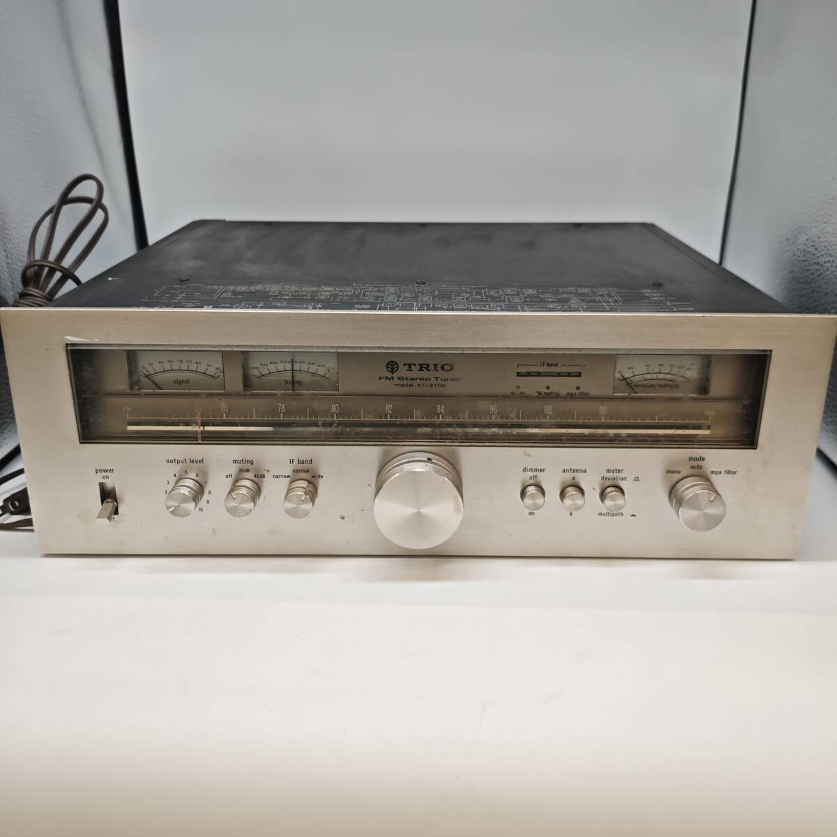 KS10727●【通電確認済!!】 TRIO KT-9700 FM STEREO TUNER FM トリオ ステレオチューナー オーディオ機器 ラジオ 音響 ハイエンド機