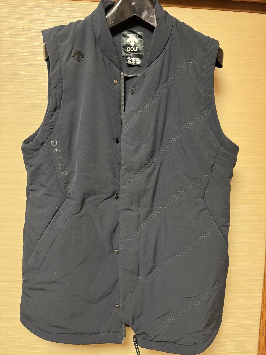 デサントゴルフ ストレッチベスト サイズO 黒 / DESCENTE GOLF / 衣類 服 中綿入りベスト