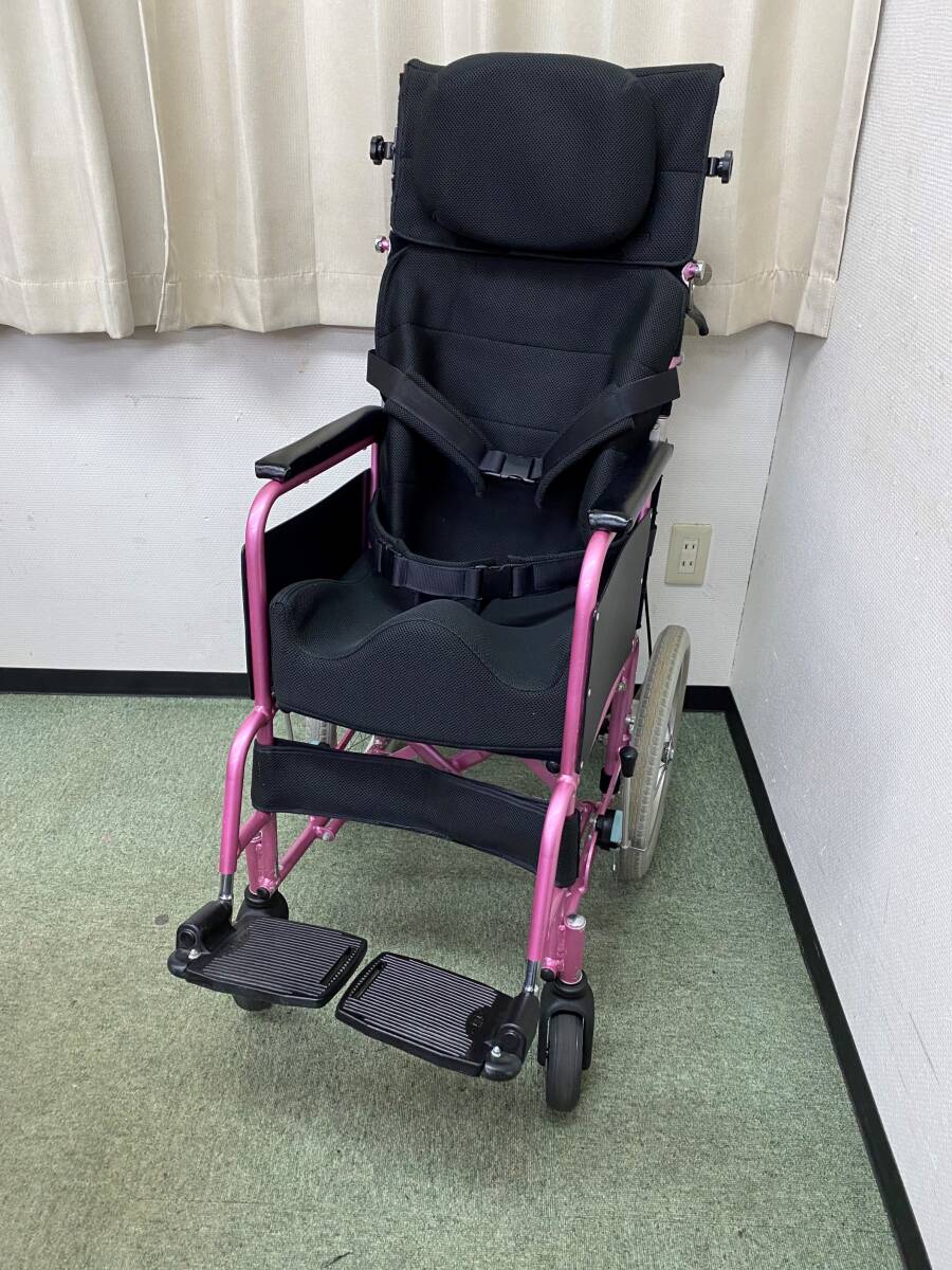 介護用車椅子・アルミフレーム・折り込み式・シートベルト胸・腰・転倒防止タイヤ付き・フットブレーキ・介助ブレーキ・【下り坂も安心】