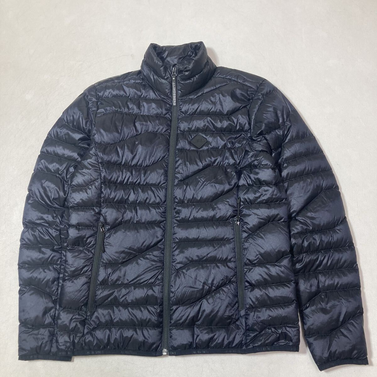 244 美品 J.LINDEBERG W CLIFF LIGHT DOWN JACKET ジェイ リンドバーグ クリフ ライトダウンジャケット M 黒 ゴルフ 軽量 51105F