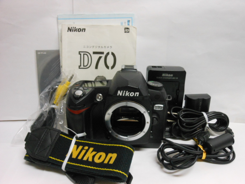☆希少超美品級☆Nikon 　ニコン　 D70 　デジタル一眼　即日発送　使用説明書・クイックガイド付　メンテナンス済み