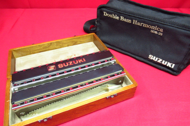 SUZUKI スズキ Double Bass Harmonica SDB-29 ダブルバスハーモニカ 専用ケース ショルダーバッグ付き 管楽器 現状品 管理7KH1104A-F3