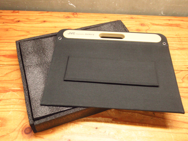 JVC ケンウッド Jackery ジャクリ ポータブルソーラーパネル BH-SP68-C 現状品 管理7S1105I-B7