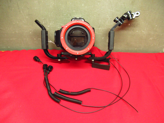 OLYMPUS オリンパス PT-EP10 防水プロテクター カメラハウジング INON イノン ダイビング 動作未確認 現状品 管理7S1111E-C2