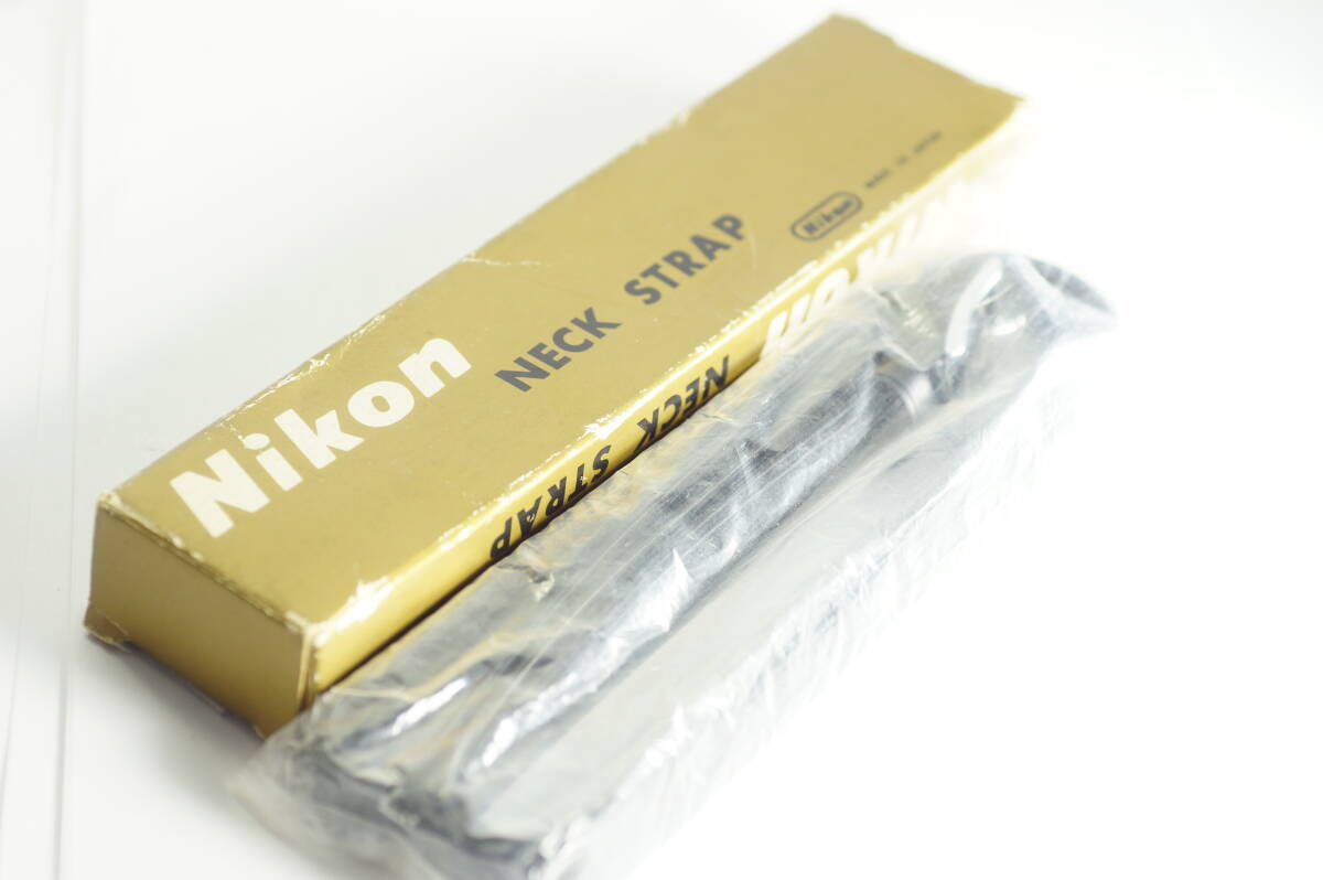 CAP1群『未使用品 とてもキレイ』 Nikon Neck Strap type ニコン ストラップ NIKKOR
