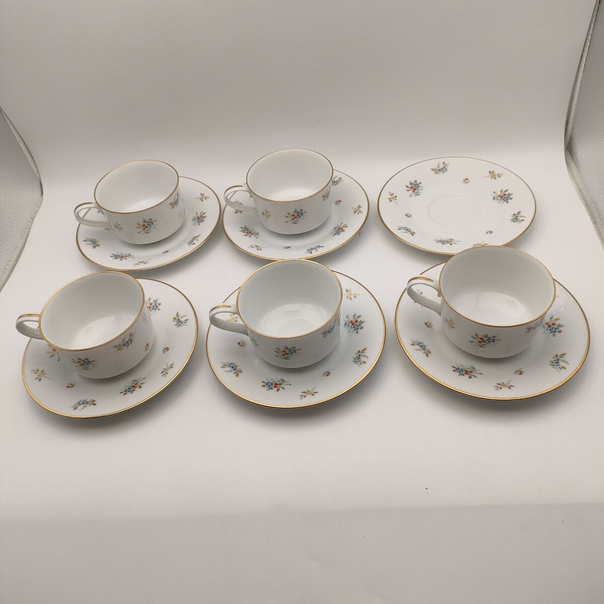 ★【美品】Noritake カップ5個 ソーサー6枚 カップ1個少しかけてるのあります。