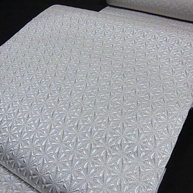新品未仕立　西陣織八寸名古屋帯　切子模様　麻の葉模様　人気の白地