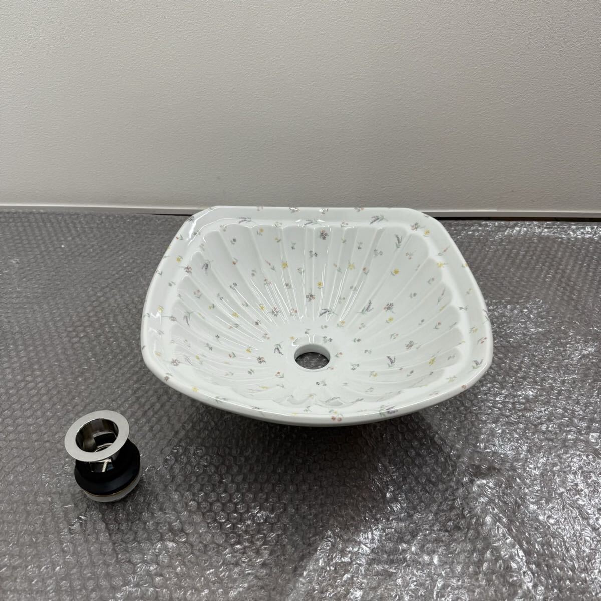 H111CZ1g 洗面ボウル 陶器 花柄 シェル型 手洗い器 W 35cm 陶製 水栓ボウル 水周り おしゃれ 洗面所 脱衣所 手洗器 