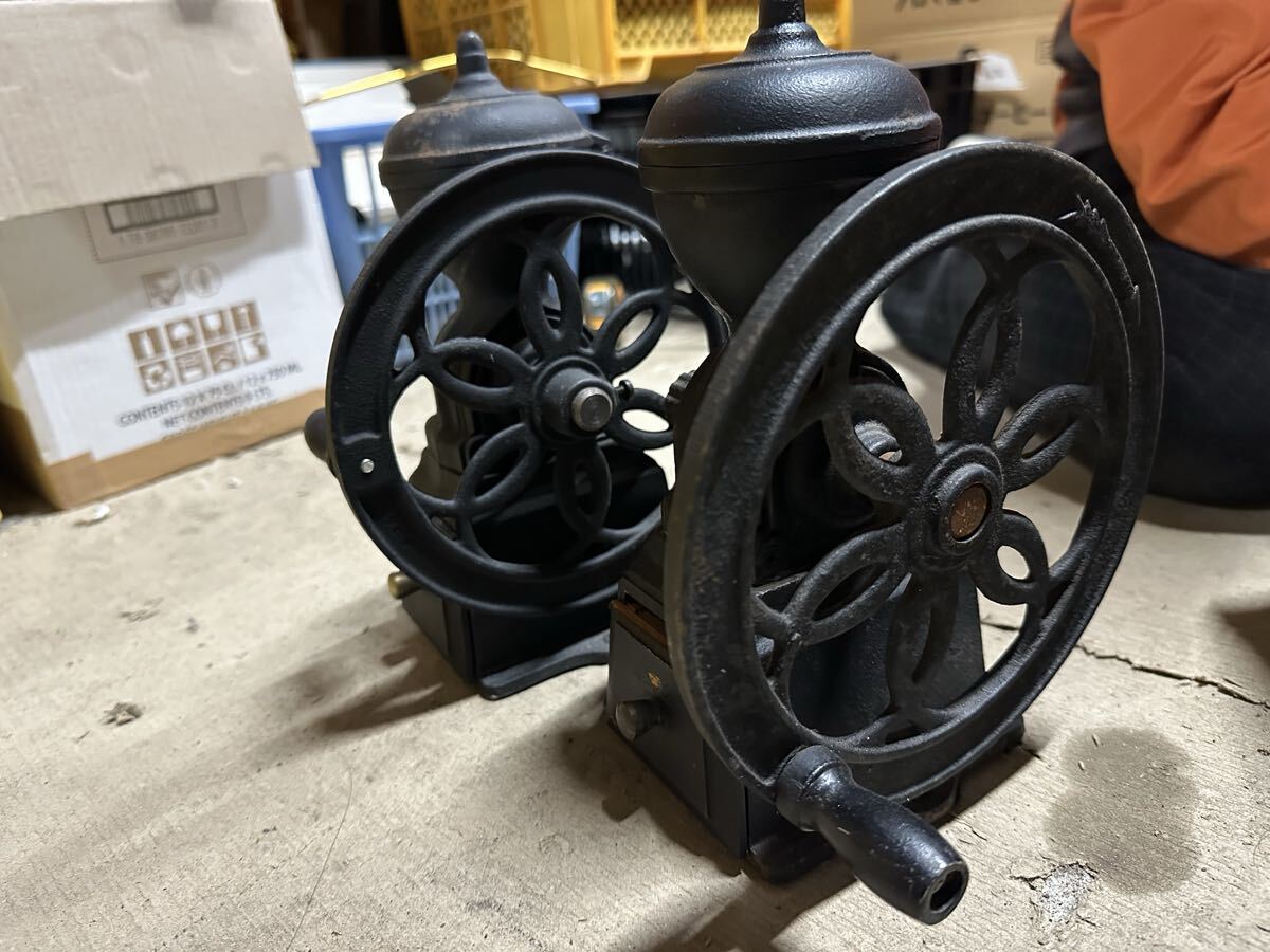 (M2) カリタ Kalita 手動式 コーヒーミル 鋳物 アンティーク まとめて2台 現状中古品