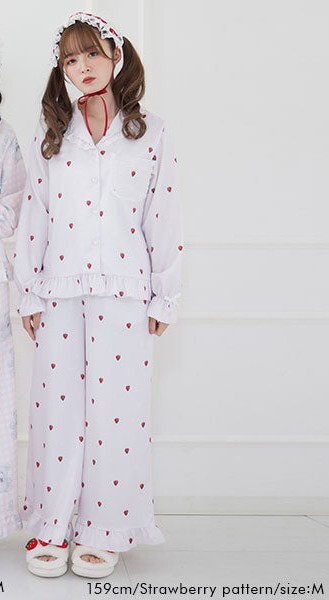 ■DearMyLove■フリルテーラードシャツサテンルームウェア いちご柄LL■長袖パジャマトップスロングパンツセットロリータガーリー苺イチゴ