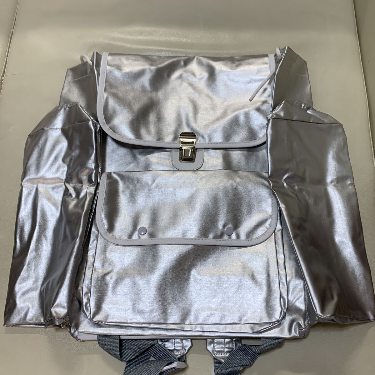 ☆IS-1130せ80 防災リュック 防災製品 避難グッズ 大容量 バックパック リュックサック 未使用品☆